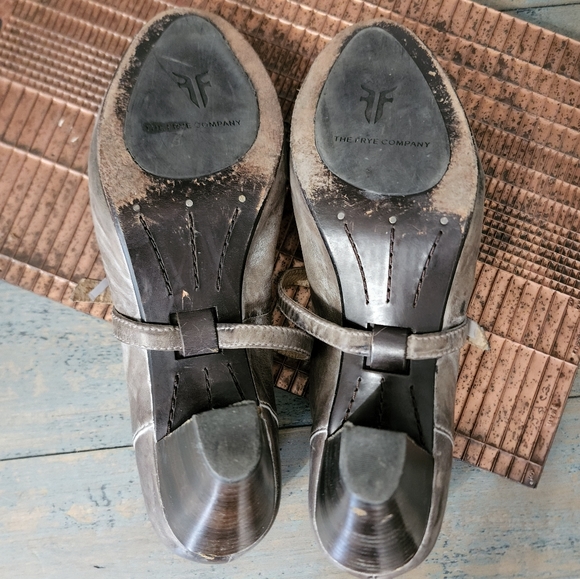 Frye leather Mary Jane heels gray/tan - Picture 5 of 6